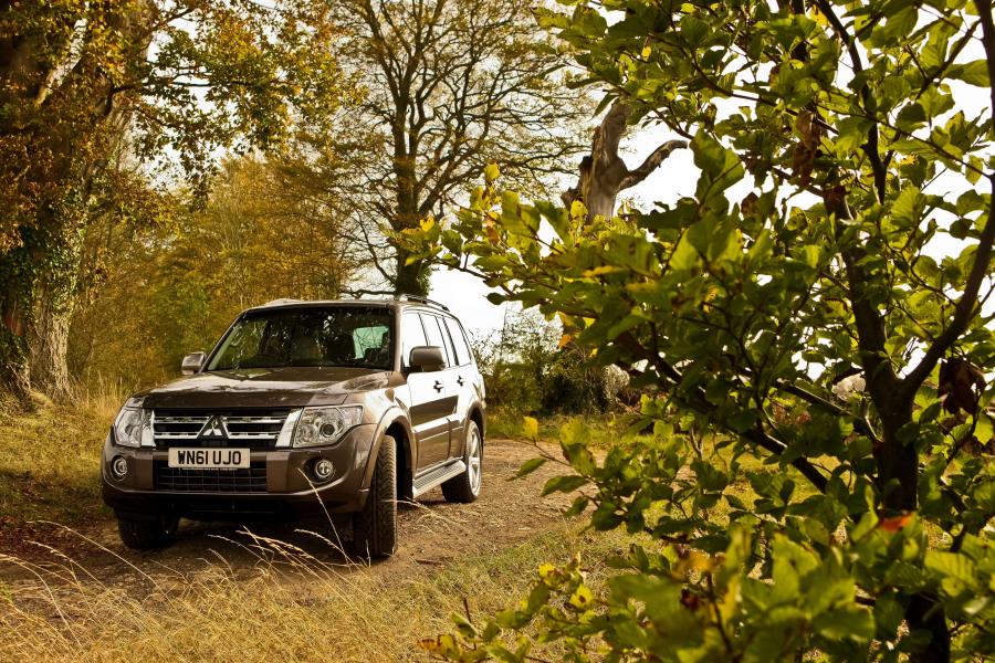  Mitsubishi Shogun 2012 года  (UK) (фото 4 из 17)